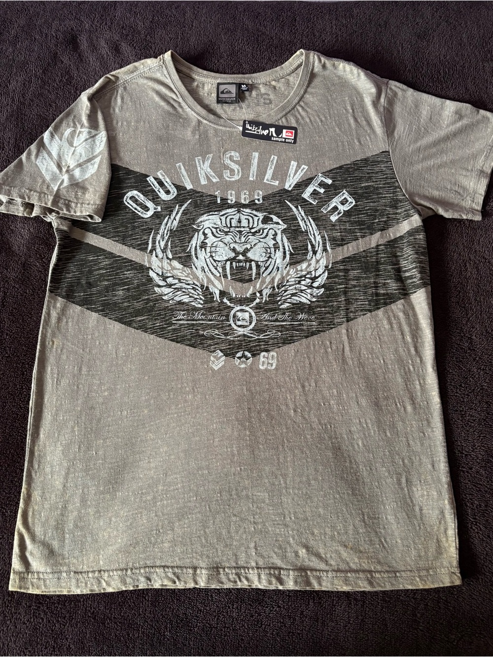 Quicksilver Supreme “Ultra Rare” sample only vintage mountain and the wave tee M